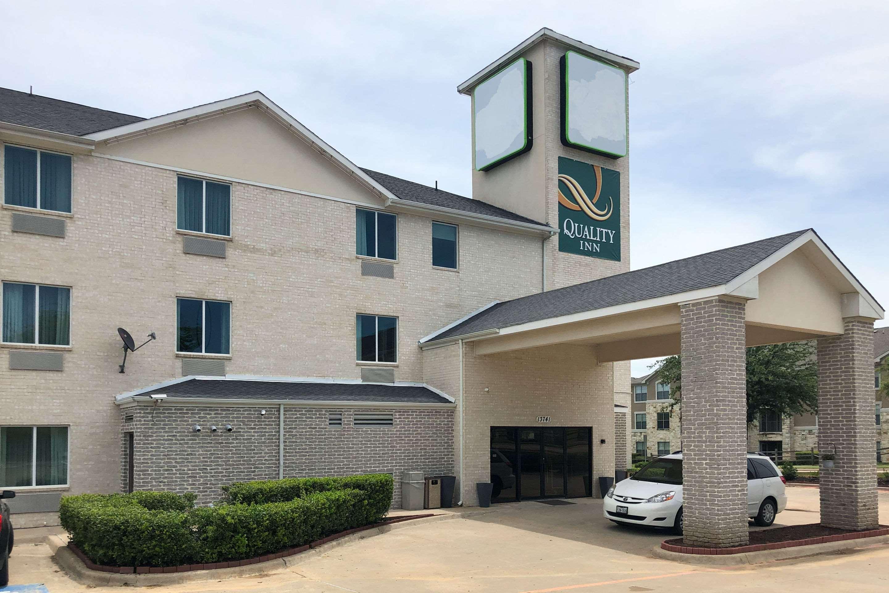 Quality Inn & Suites Roanoke - Fort Worth North Экстерьер фото