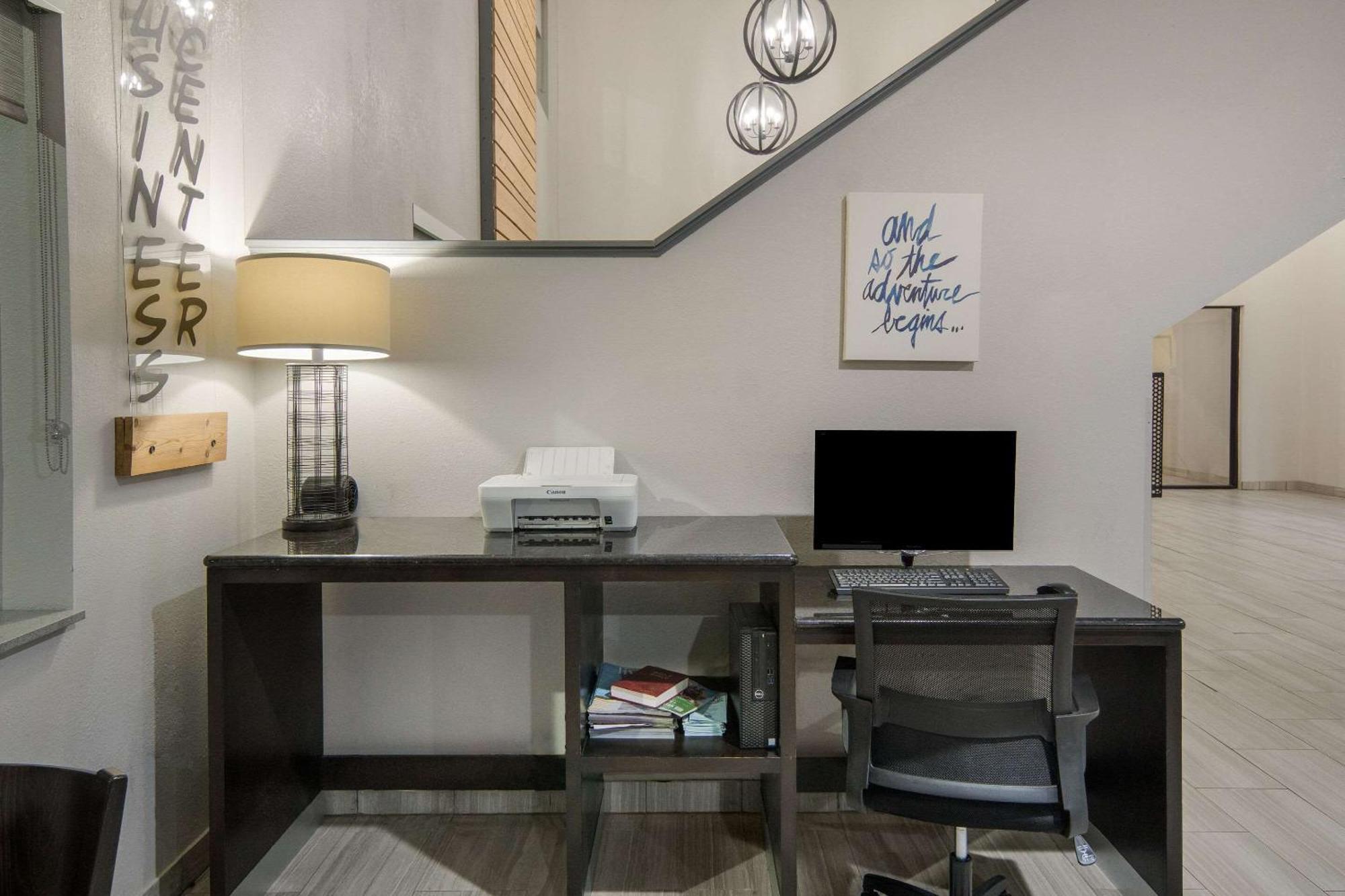 Quality Inn & Suites Roanoke - Fort Worth North Экстерьер фото