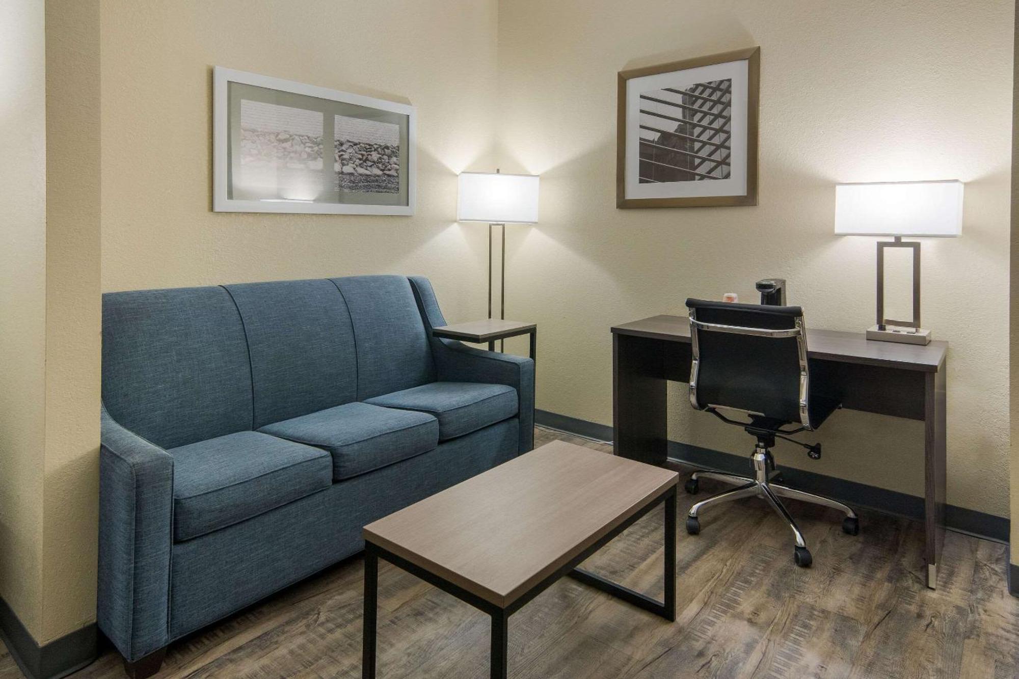 Quality Inn & Suites Roanoke - Fort Worth North Экстерьер фото
