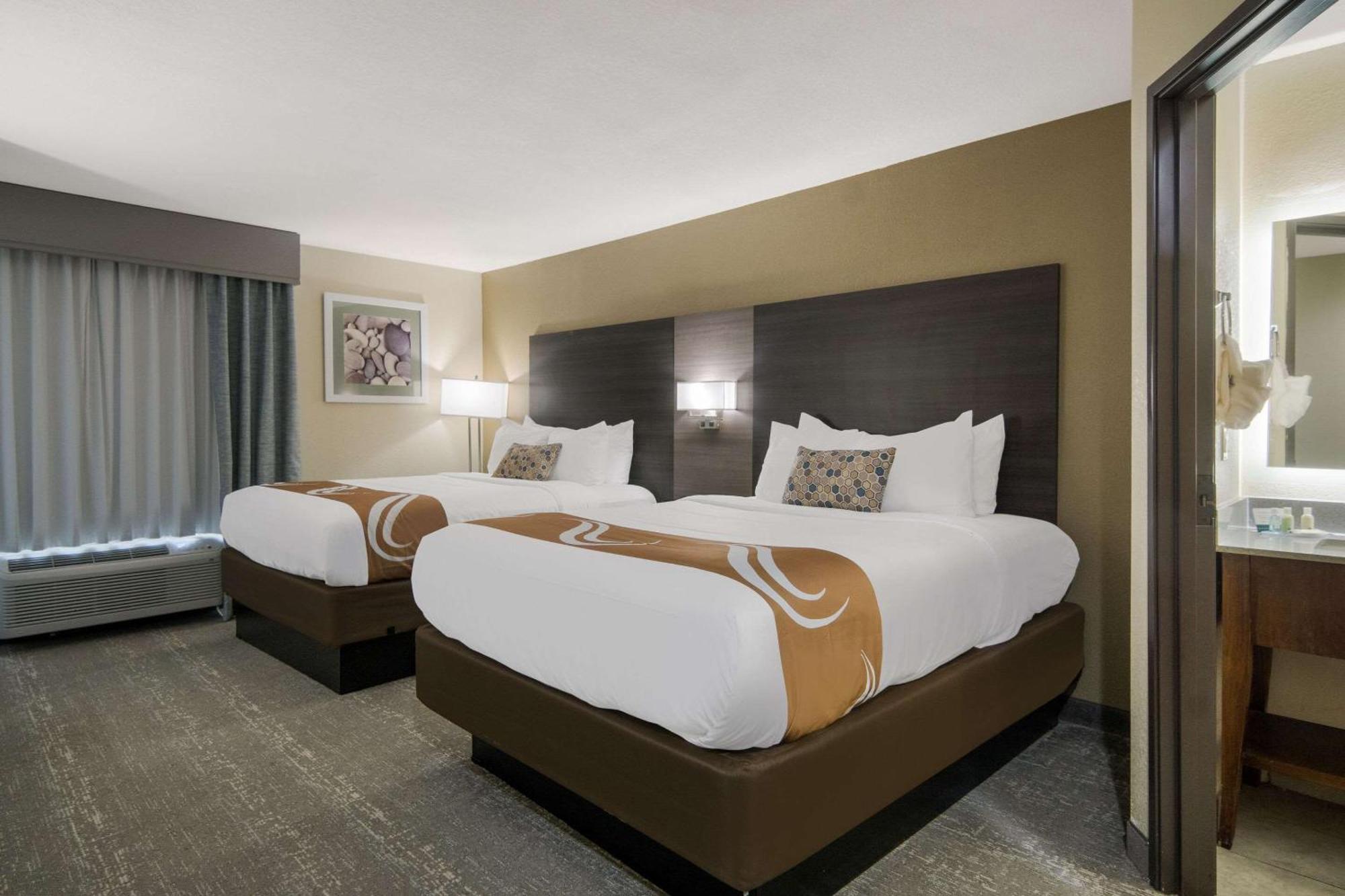 Quality Inn & Suites Roanoke - Fort Worth North Экстерьер фото