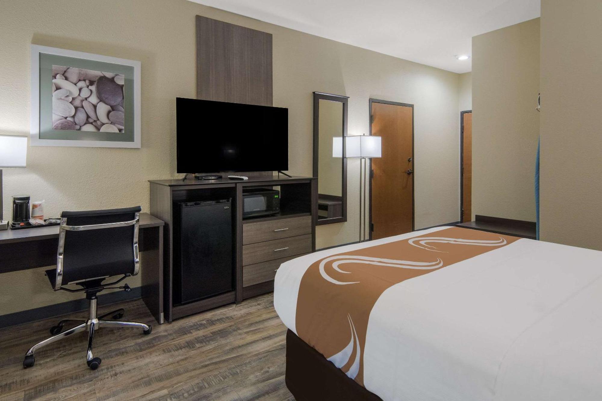 Quality Inn & Suites Roanoke - Fort Worth North Экстерьер фото